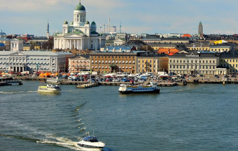 Helsinki 1-hour walking tour with a local - Image 3
